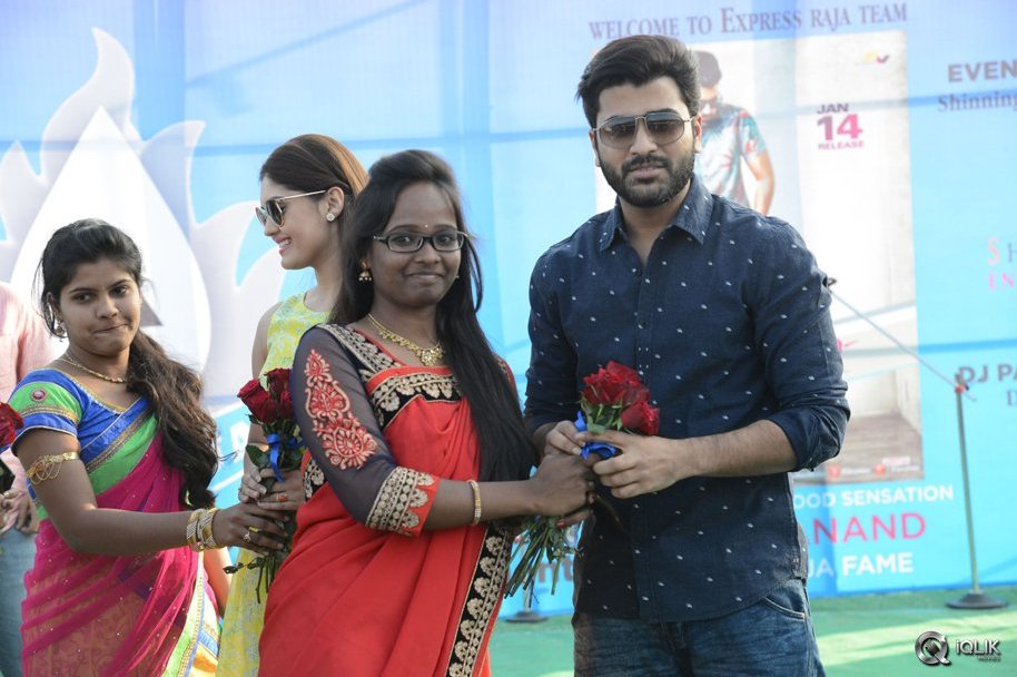 Express-Raja-Movie-Team-at-Aurora-Engineering-College